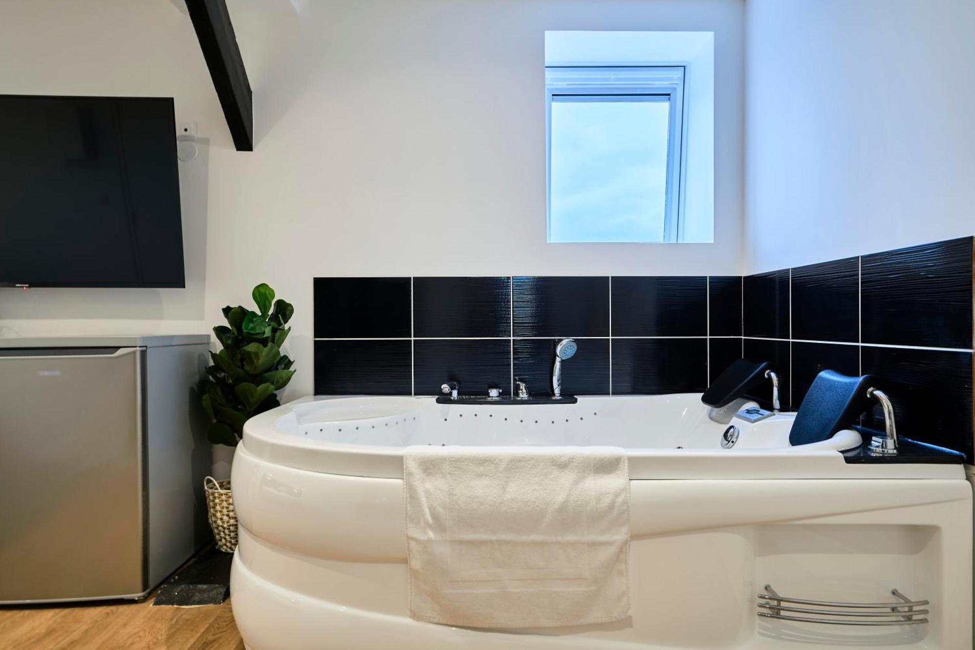 Ng Prestige - Lille I I Haute - Balneo - Netflix Apartment